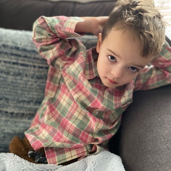 Green and pink flannel shirt for boys or girls - Picture 3 of 3